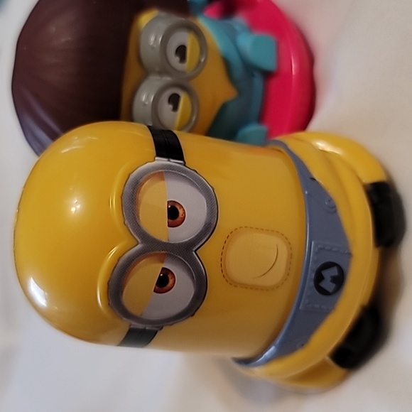 Set of 12 Minions (large) Figurines - Picture 5 of 8